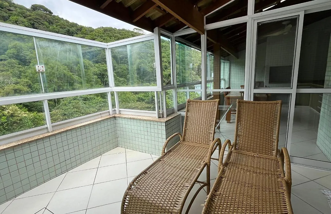 Cobertura 3 suítes com Ar condicionado, 300 metros da Praia Grande, Piscina, Wi-fi, Sauna-1
